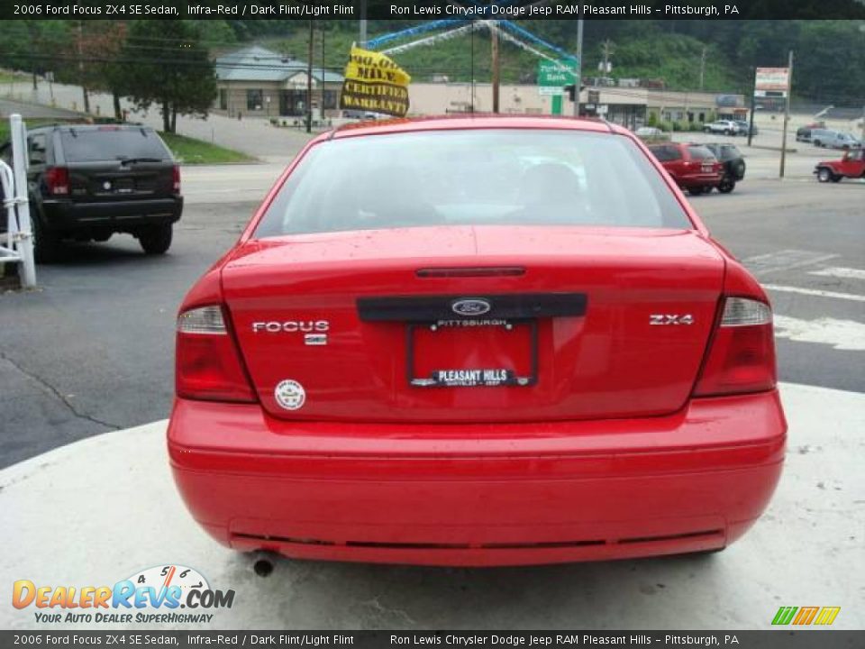 2006 Ford Focus ZX4 SE Sedan Infra-Red / Dark Flint/Light Flint Photo #3