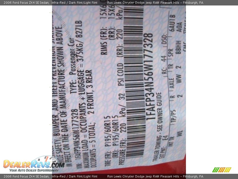 2006 Ford Focus ZX4 SE Sedan Infra-Red / Dark Flint/Light Flint Photo #24