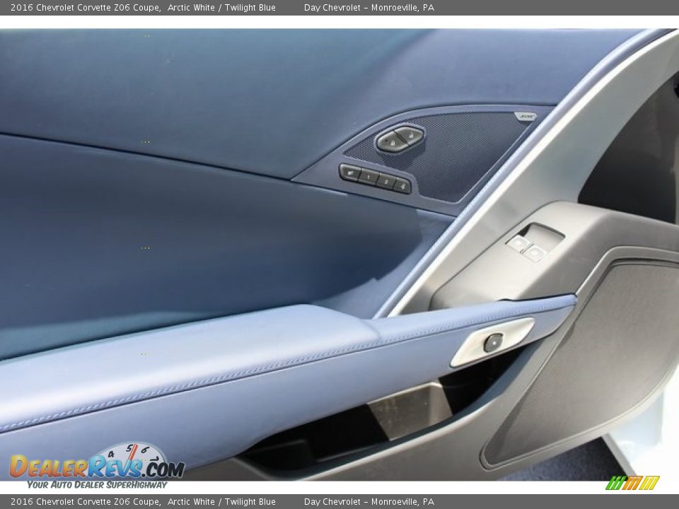 Door Panel of 2016 Chevrolet Corvette Z06 Coupe Photo #21