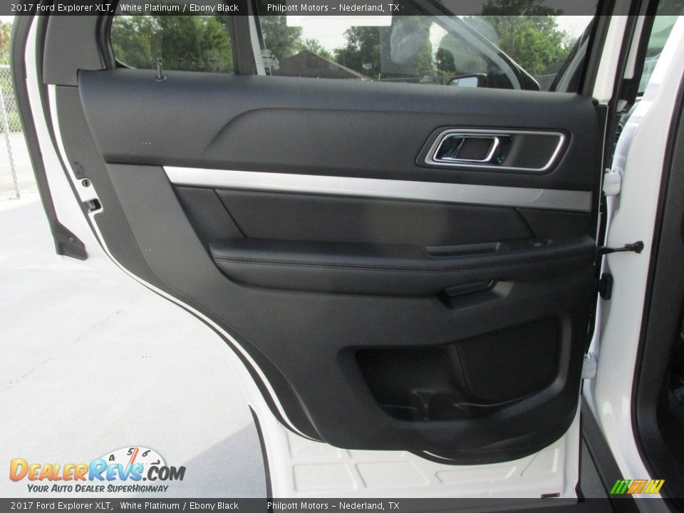 2017 Ford Explorer XLT White Platinum / Ebony Black Photo #17