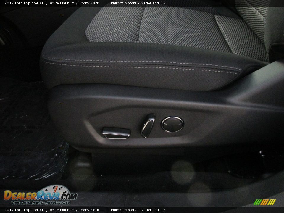2017 Ford Explorer XLT White Platinum / Ebony Black Photo #22
