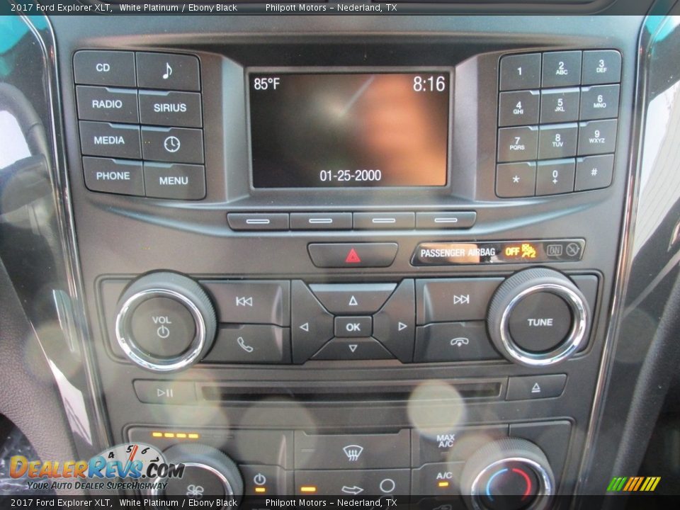 2017 Ford Explorer XLT White Platinum / Ebony Black Photo #25