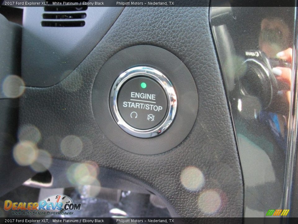 2017 Ford Explorer XLT White Platinum / Ebony Black Photo #28