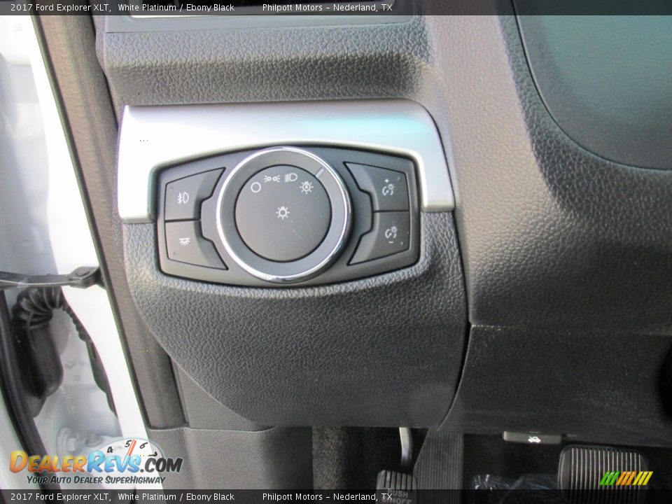 2017 Ford Explorer XLT White Platinum / Ebony Black Photo #31