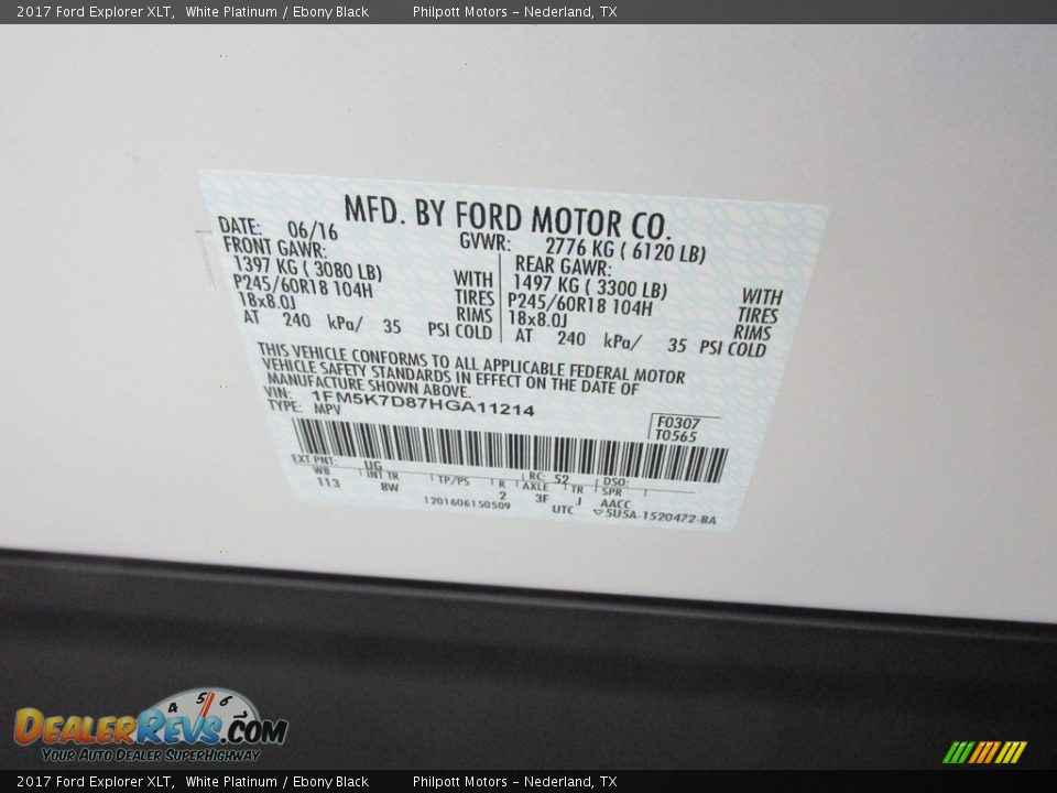 2017 Ford Explorer XLT White Platinum / Ebony Black Photo #32