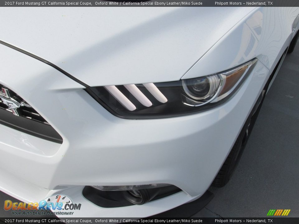 2017 Ford Mustang GT California Speical Coupe Oxford White / California Special Ebony Leather/Miko Suede Photo #9