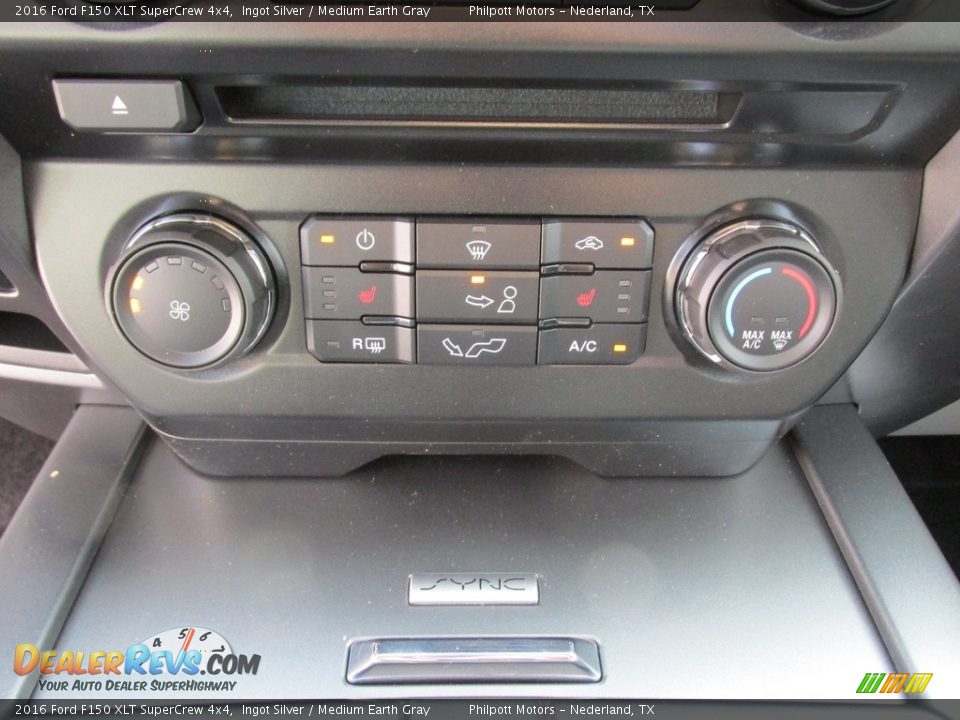 2016 Ford F150 XLT SuperCrew 4x4 Ingot Silver / Medium Earth Gray Photo #29