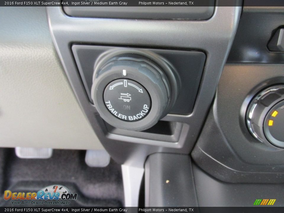 2016 Ford F150 XLT SuperCrew 4x4 Ingot Silver / Medium Earth Gray Photo #31