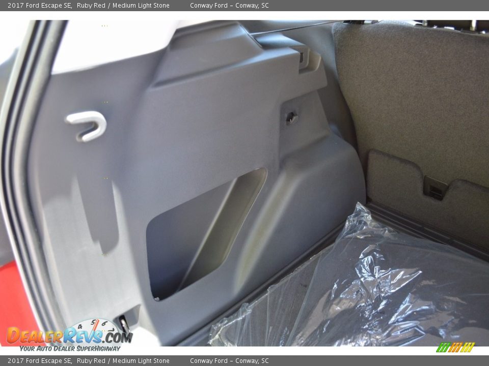 2017 Ford Escape SE Ruby Red / Medium Light Stone Photo #16
