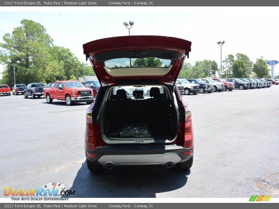 2017 Ford Escape SE Ruby Red / Medium Light Stone Photo #19