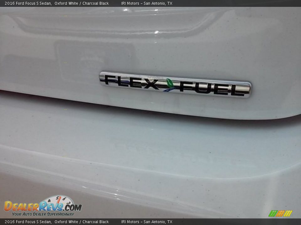 2016 Ford Focus S Sedan Oxford White / Charcoal Black Photo #11