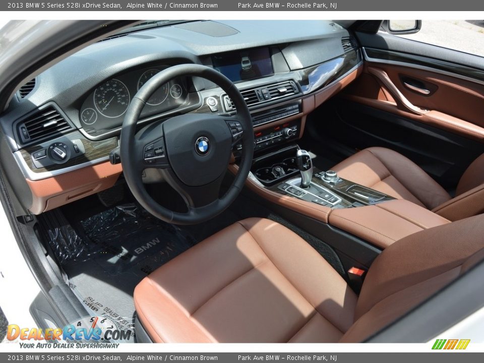 2013 BMW 5 Series 528i xDrive Sedan Alpine White / Cinnamon Brown Photo #11