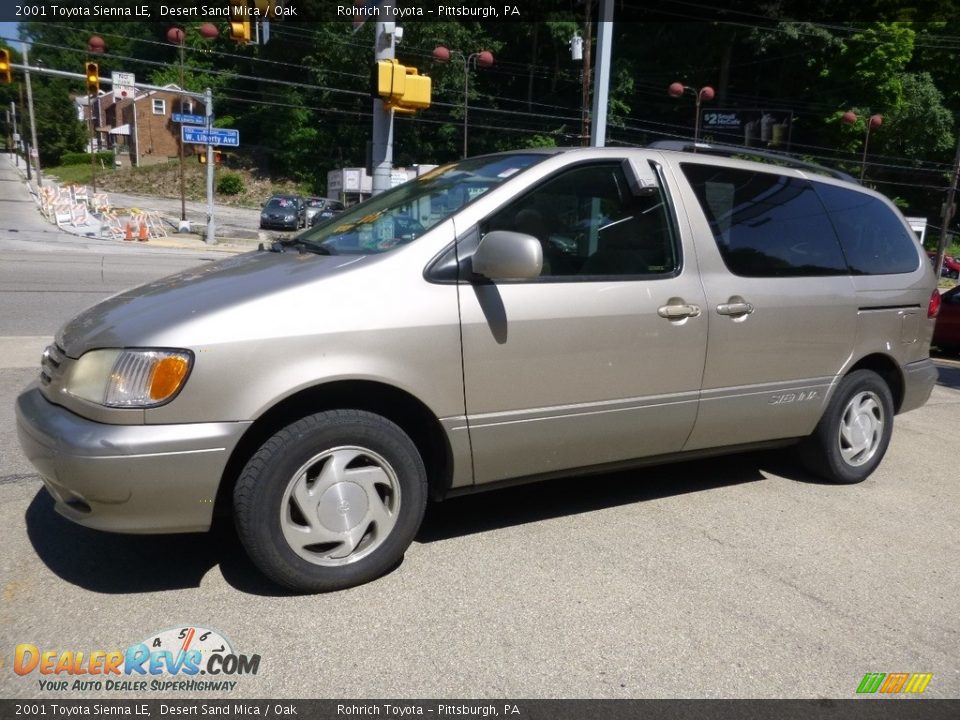 Front 3/4 View of 2001 Toyota Sienna LE Photo #12