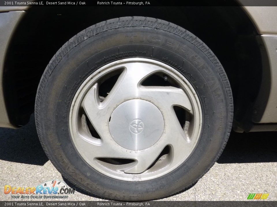 2001 Toyota Sienna LE Desert Sand Mica / Oak Photo #15