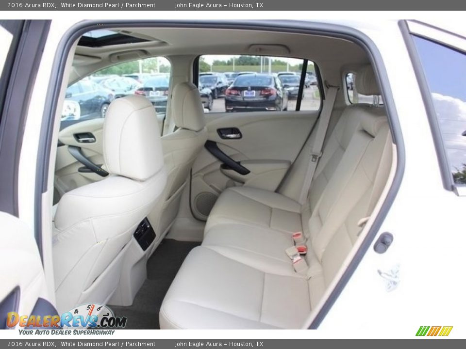 2016 Acura RDX White Diamond Pearl / Parchment Photo #18