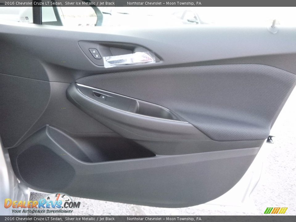 2016 Chevrolet Cruze LT Sedan Silver Ice Metallic / Jet Black Photo #6