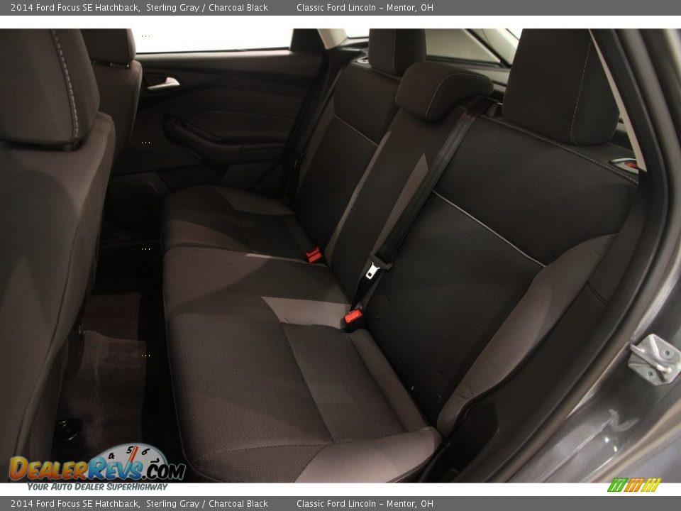 2014 Ford Focus SE Hatchback Sterling Gray / Charcoal Black Photo #17
