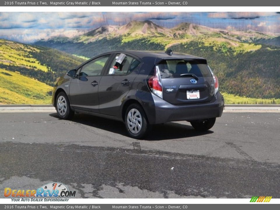 2016 Toyota Prius c Two Magnetic Gray Metallic / Black Photo #3