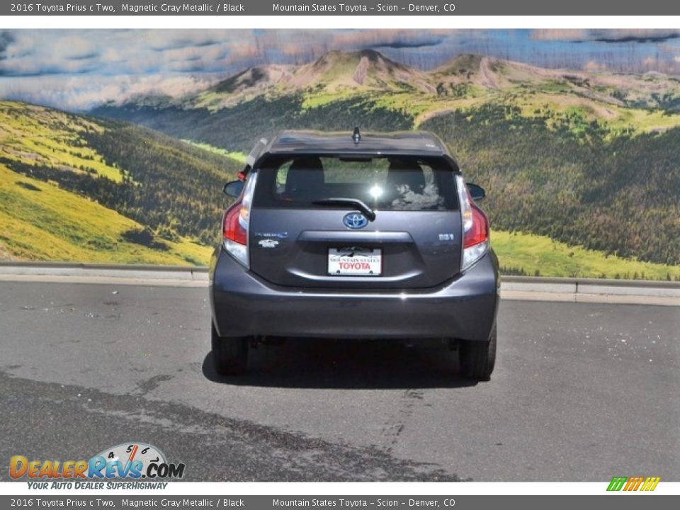 2016 Toyota Prius c Two Magnetic Gray Metallic / Black Photo #4