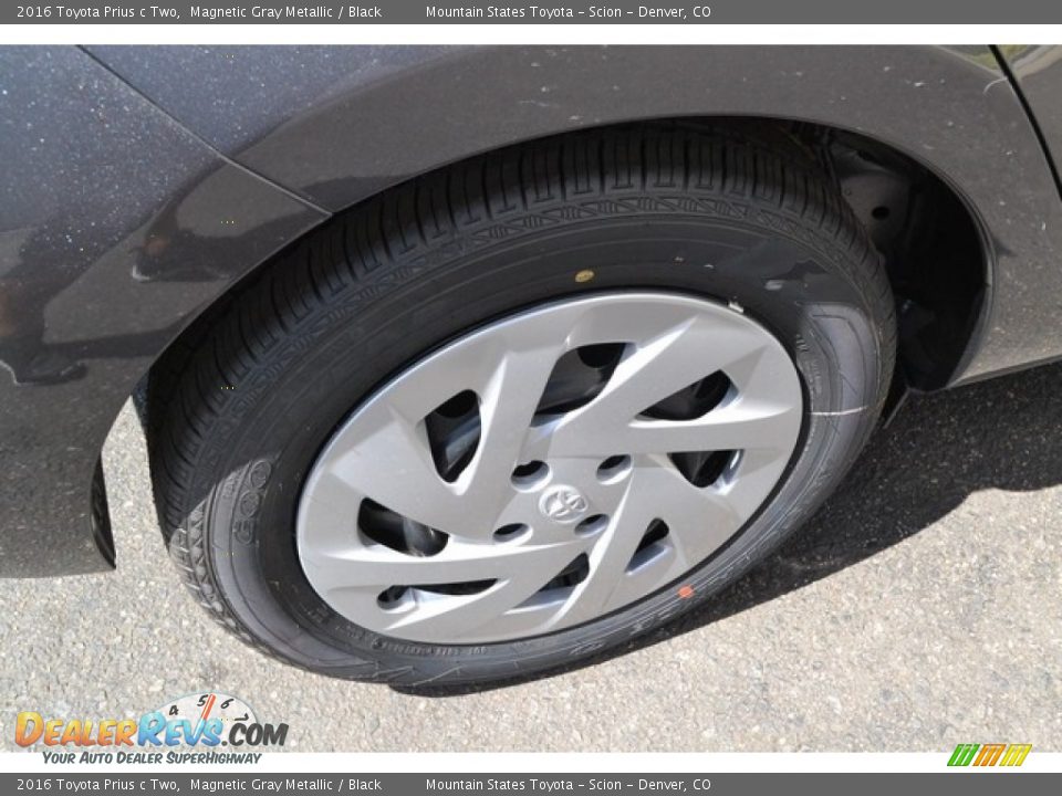 2016 Toyota Prius c Two Magnetic Gray Metallic / Black Photo #9