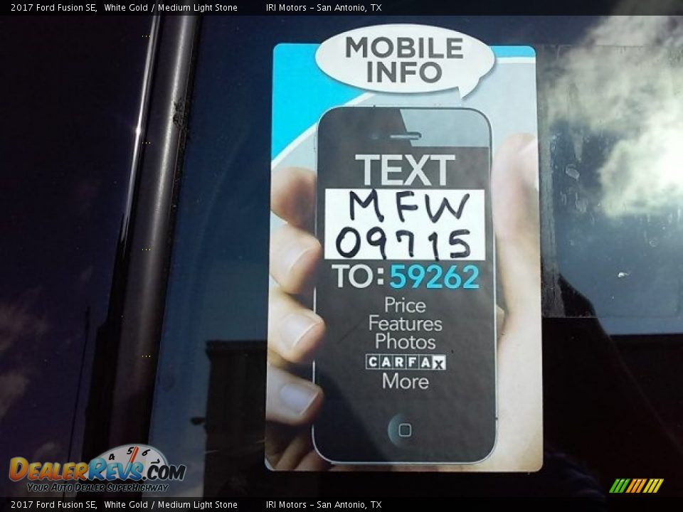 2017 Ford Fusion SE White Gold / Medium Light Stone Photo #2