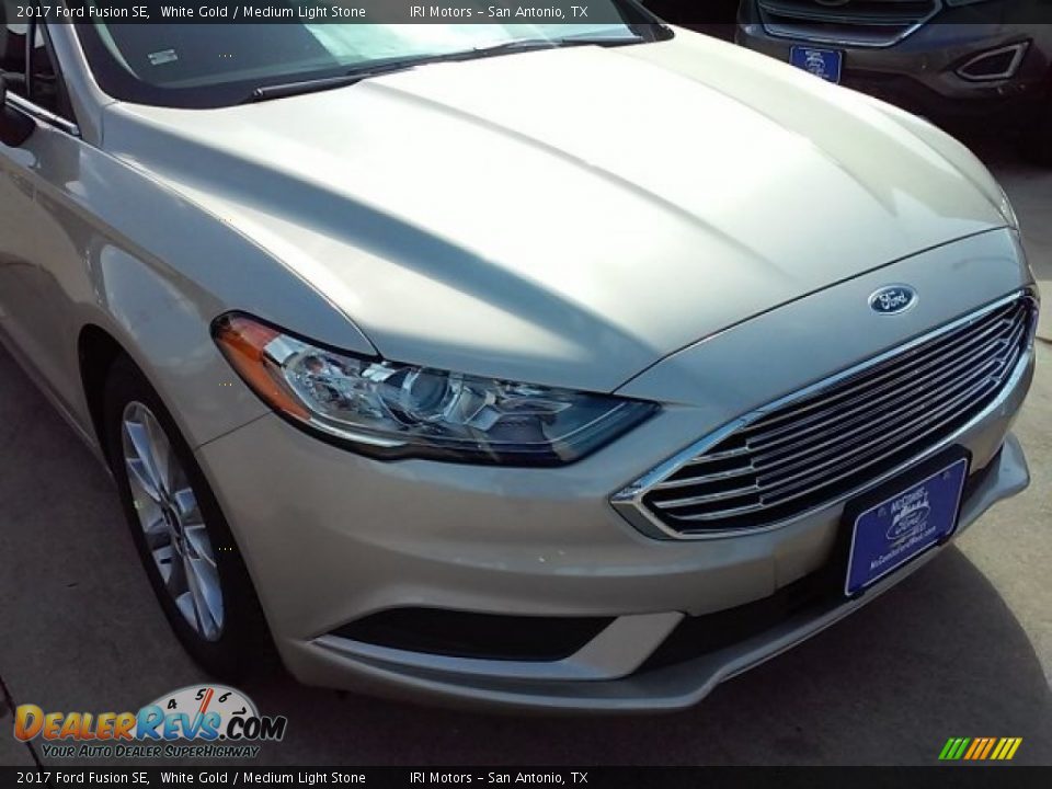 2017 Ford Fusion SE White Gold / Medium Light Stone Photo #3