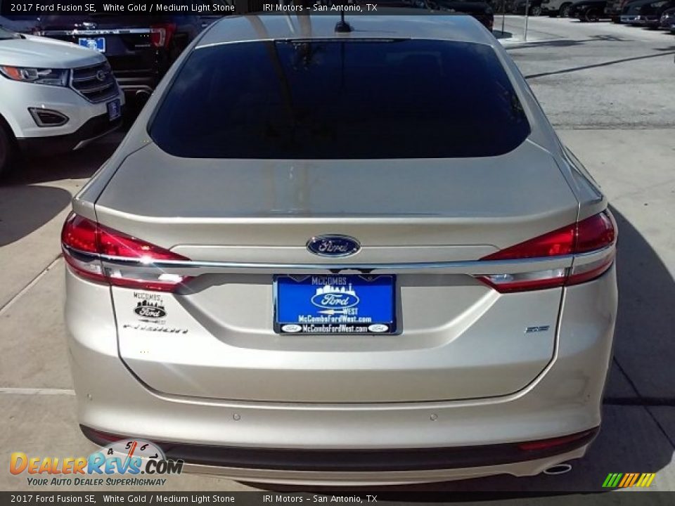 2017 Ford Fusion SE White Gold / Medium Light Stone Photo #10