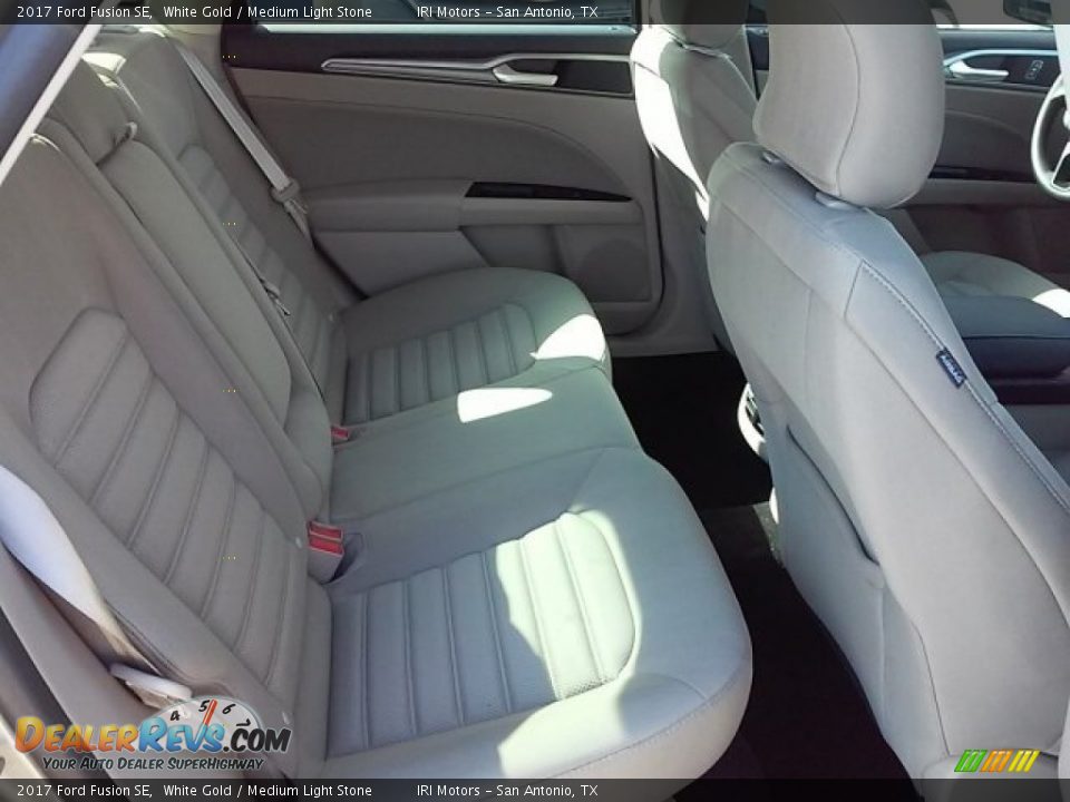 2017 Ford Fusion SE White Gold / Medium Light Stone Photo #16