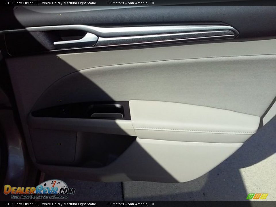 2017 Ford Fusion SE White Gold / Medium Light Stone Photo #17