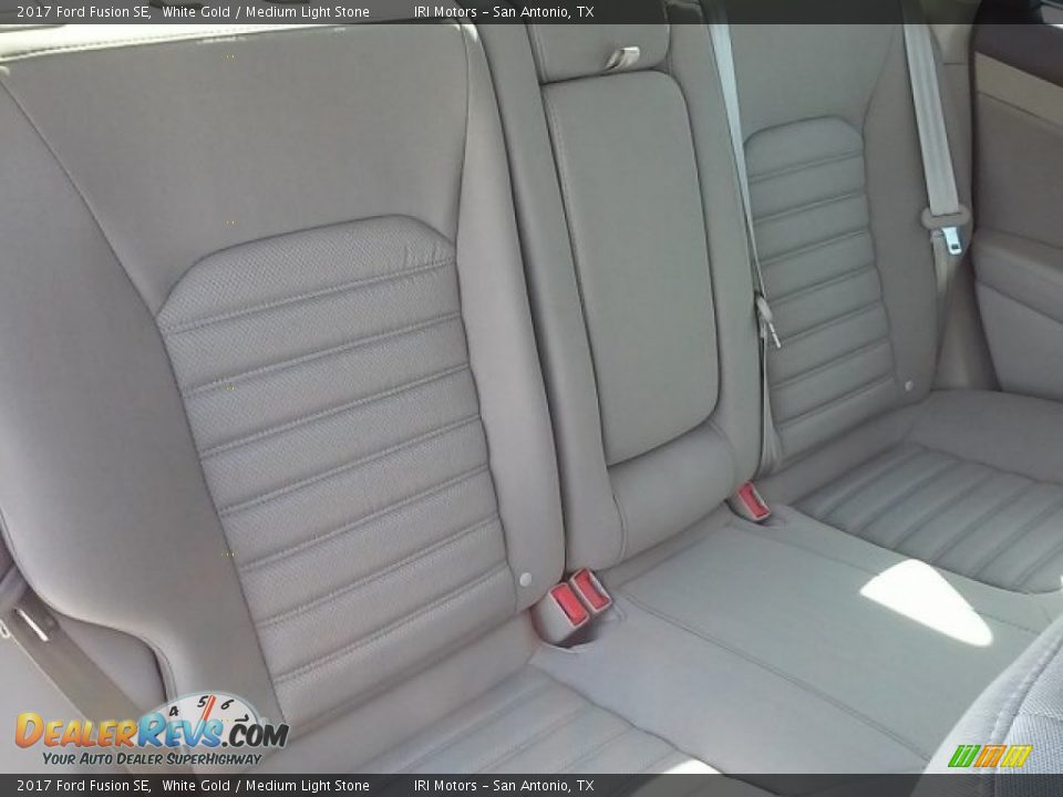 2017 Ford Fusion SE White Gold / Medium Light Stone Photo #18