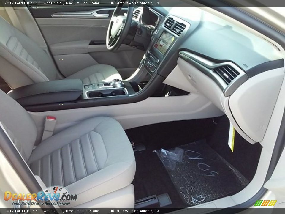 2017 Ford Fusion SE White Gold / Medium Light Stone Photo #19
