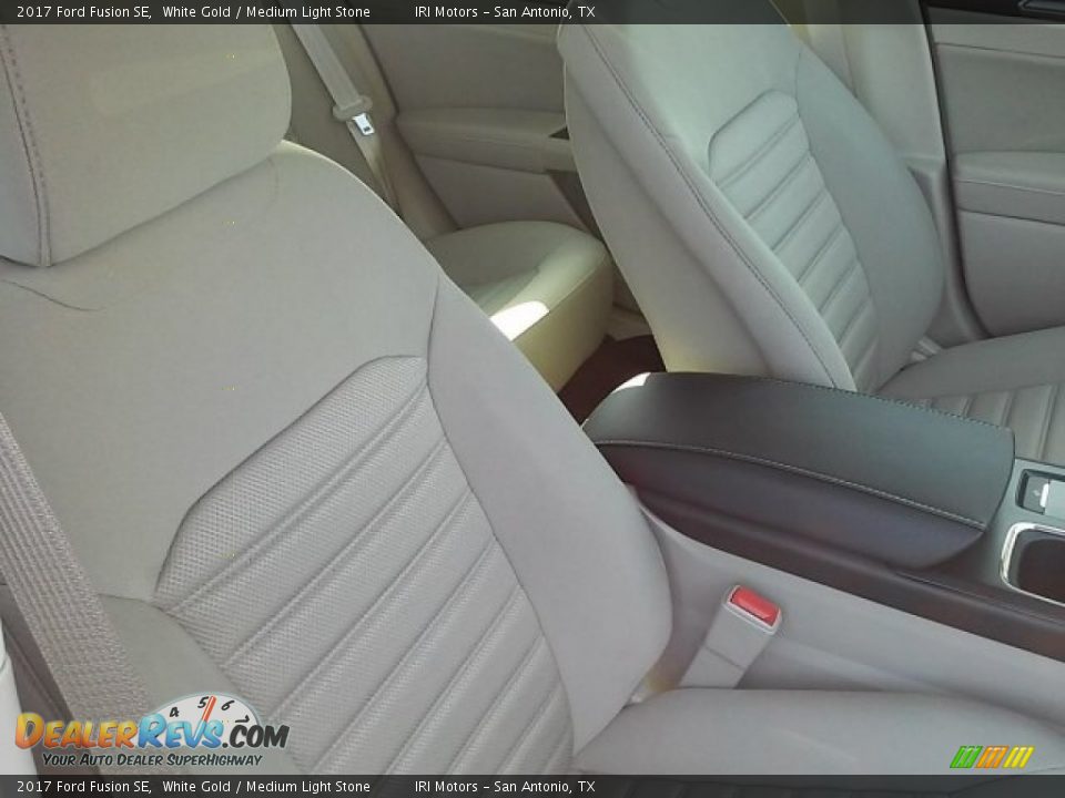2017 Ford Fusion SE White Gold / Medium Light Stone Photo #21