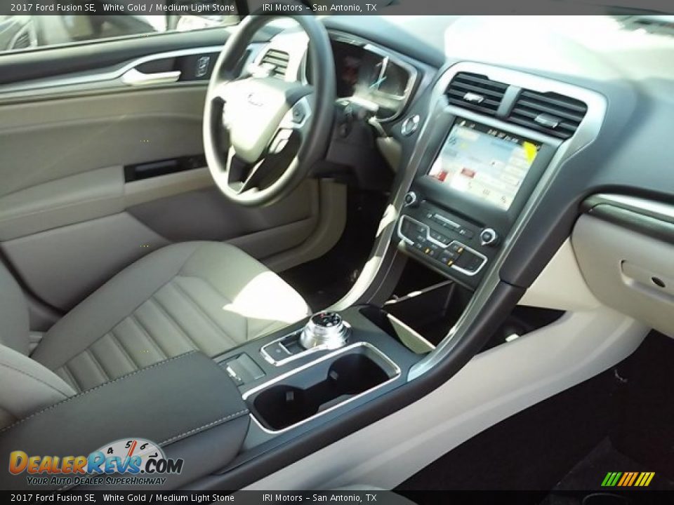 2017 Ford Fusion SE White Gold / Medium Light Stone Photo #22
