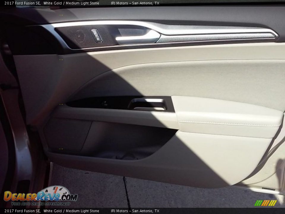 2017 Ford Fusion SE White Gold / Medium Light Stone Photo #24