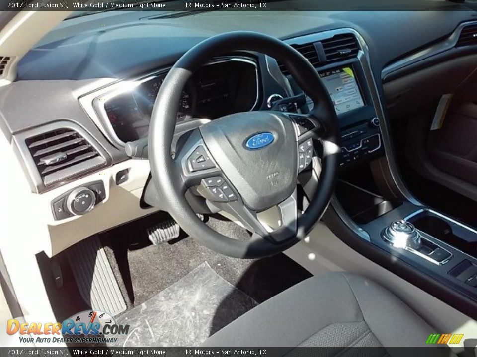 2017 Ford Fusion SE White Gold / Medium Light Stone Photo #26