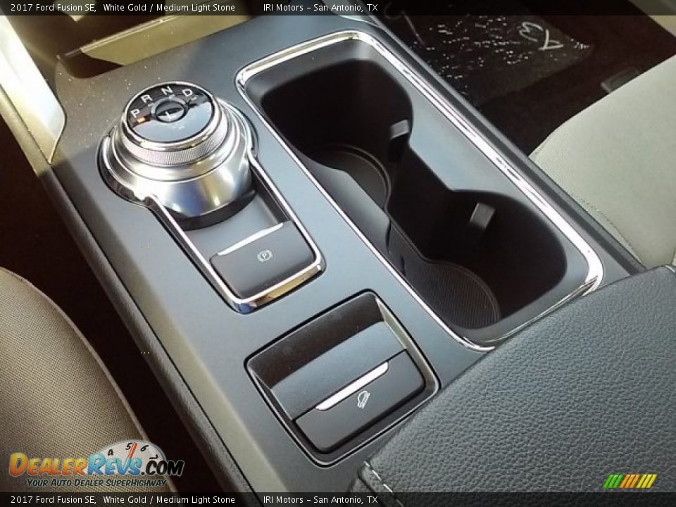 2017 Ford Fusion SE White Gold / Medium Light Stone Photo #31