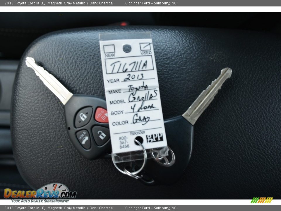 2013 Toyota Corolla LE Magnetic Gray Metallic / Dark Charcoal Photo #24