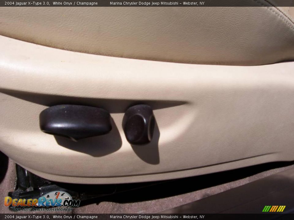 2004 Jaguar X-Type 3.0 White Onyx / Champagne Photo #3