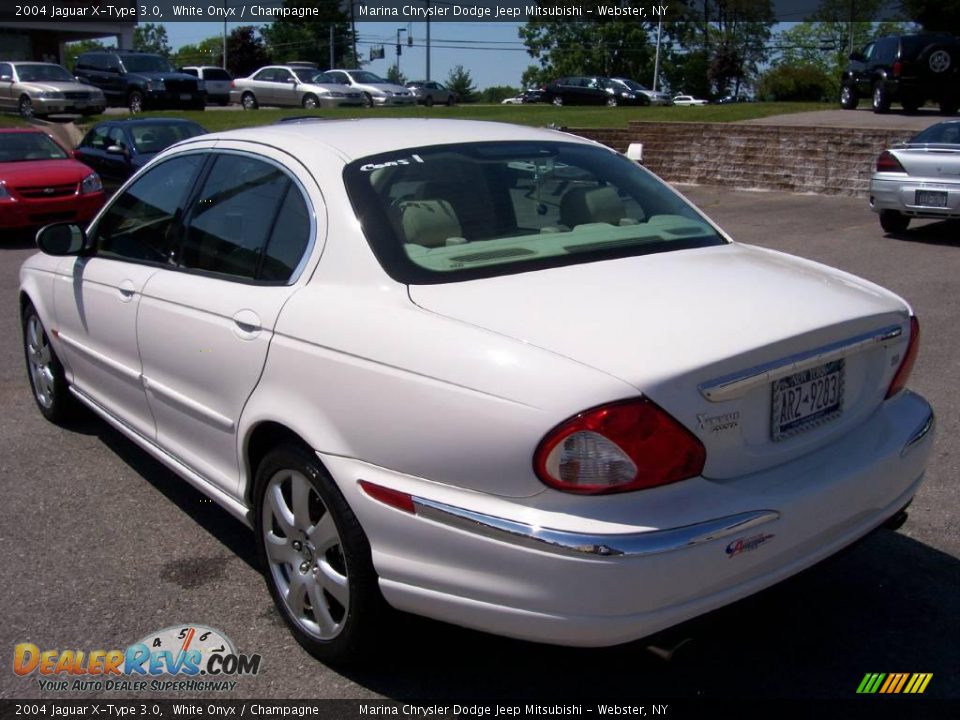 2004 Jaguar X-Type 3.0 White Onyx / Champagne Photo #8