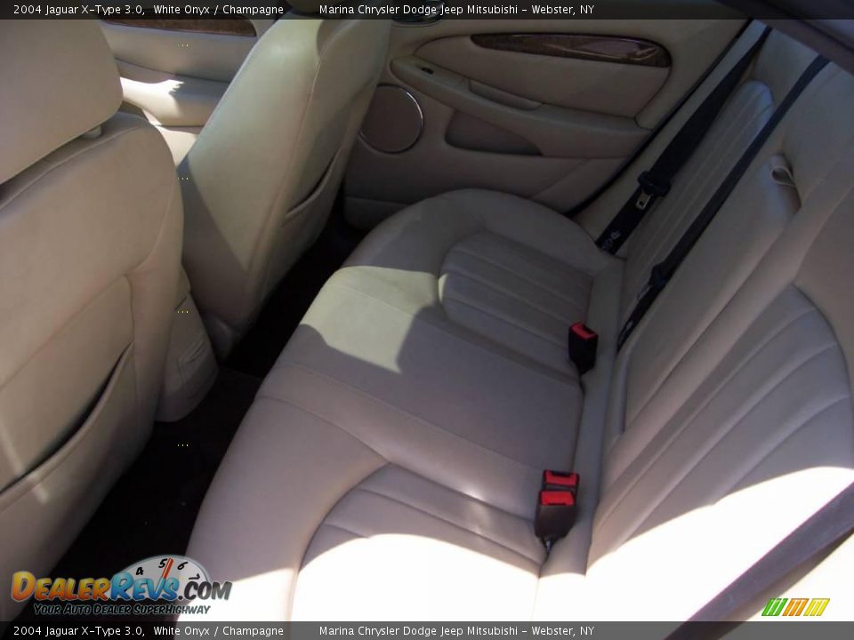 2004 Jaguar X-Type 3.0 White Onyx / Champagne Photo #18