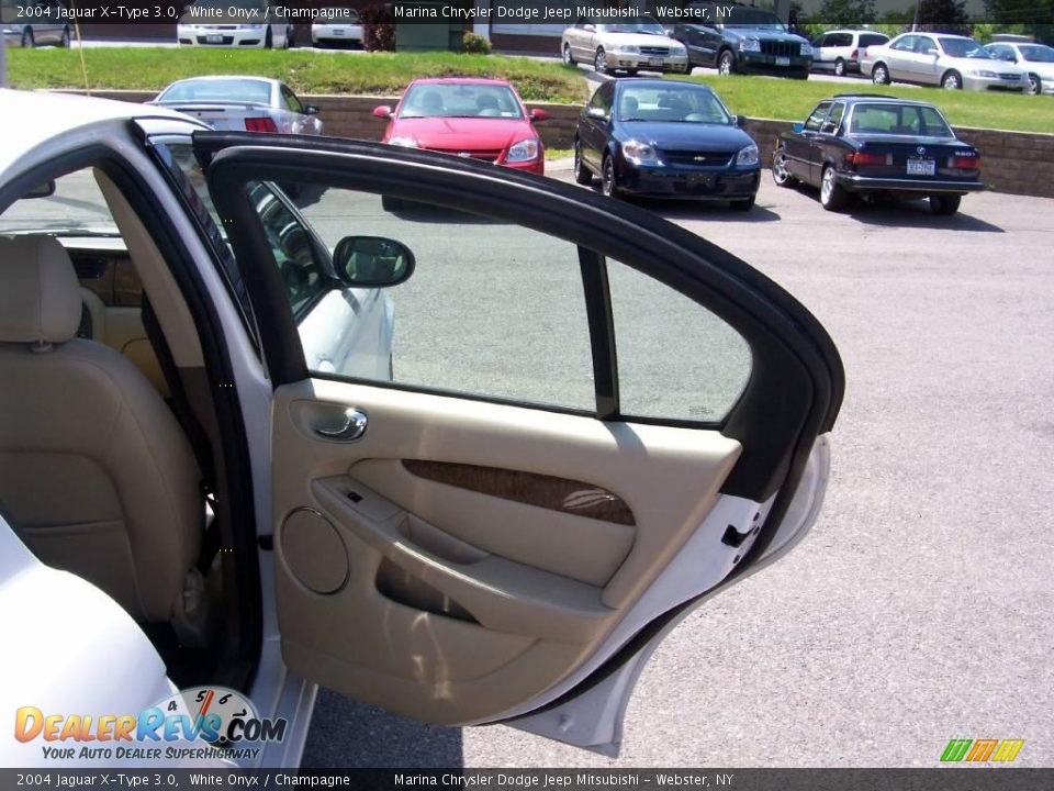 2004 Jaguar X-Type 3.0 White Onyx / Champagne Photo #21