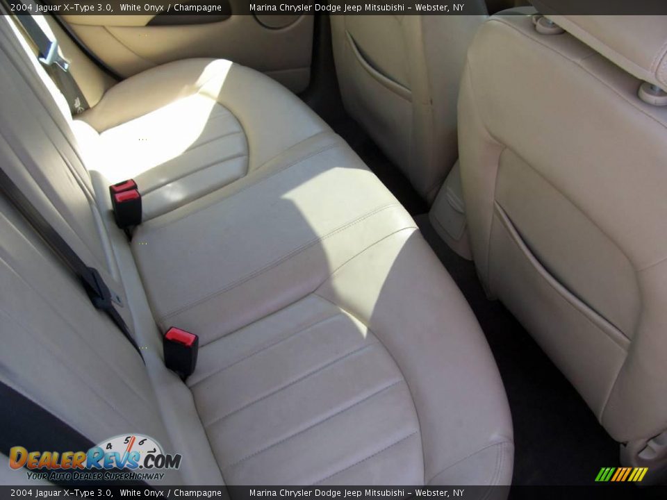 2004 Jaguar X-Type 3.0 White Onyx / Champagne Photo #22