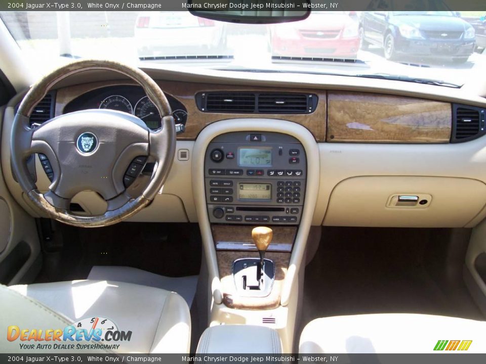 2004 Jaguar X-Type 3.0 White Onyx / Champagne Photo #26