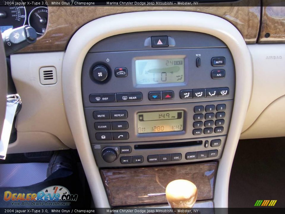2004 Jaguar X-Type 3.0 White Onyx / Champagne Photo #28