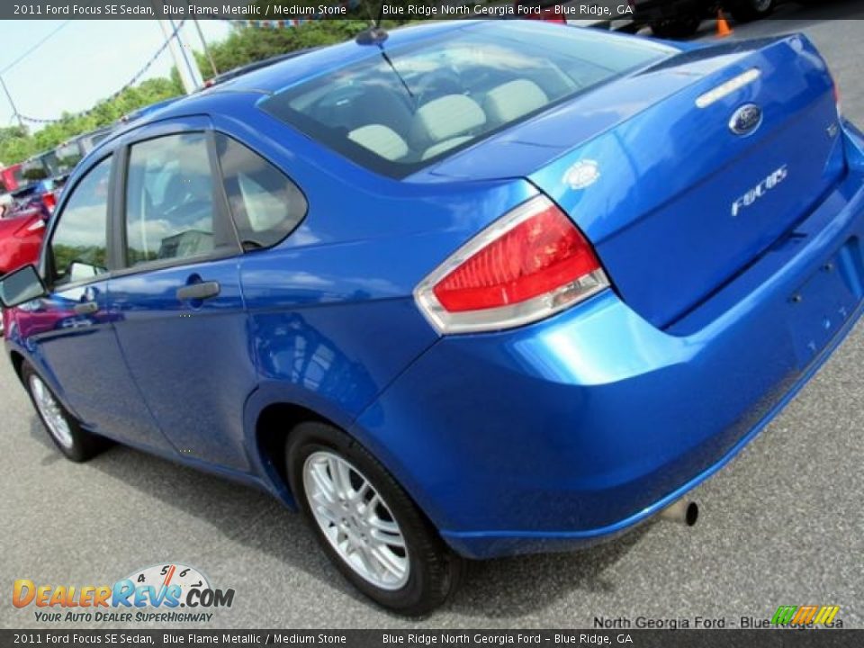 2011 Ford Focus SE Sedan Blue Flame Metallic / Medium Stone Photo #32