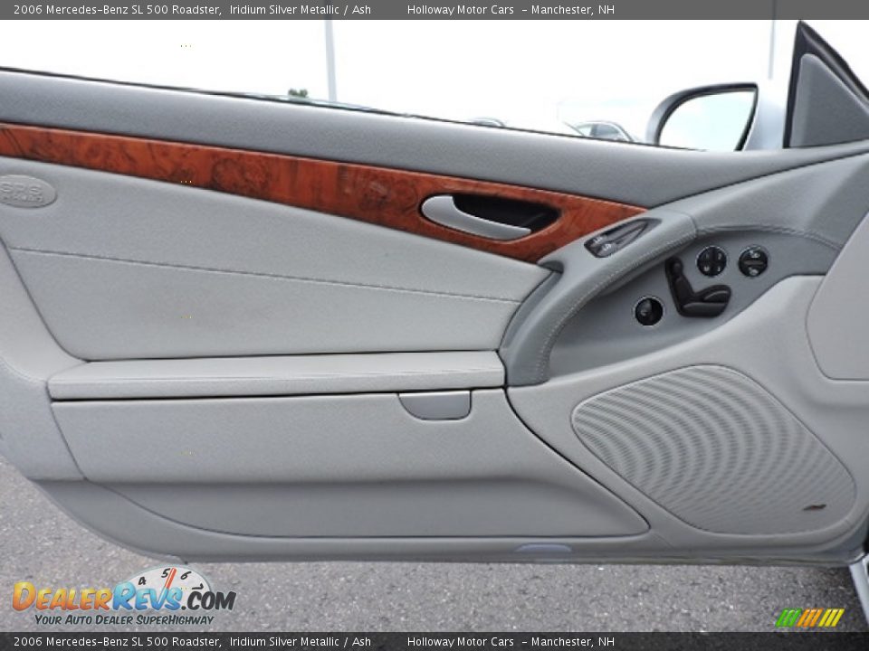 Door Panel of 2006 Mercedes-Benz SL 500 Roadster Photo #9