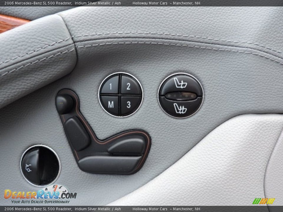 Controls of 2006 Mercedes-Benz SL 500 Roadster Photo #10