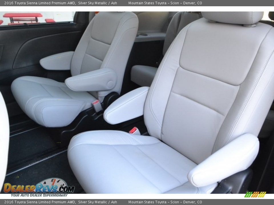 2016 Toyota Sienna Limited Premium AWD Silver Sky Metallic / Ash Photo #8
