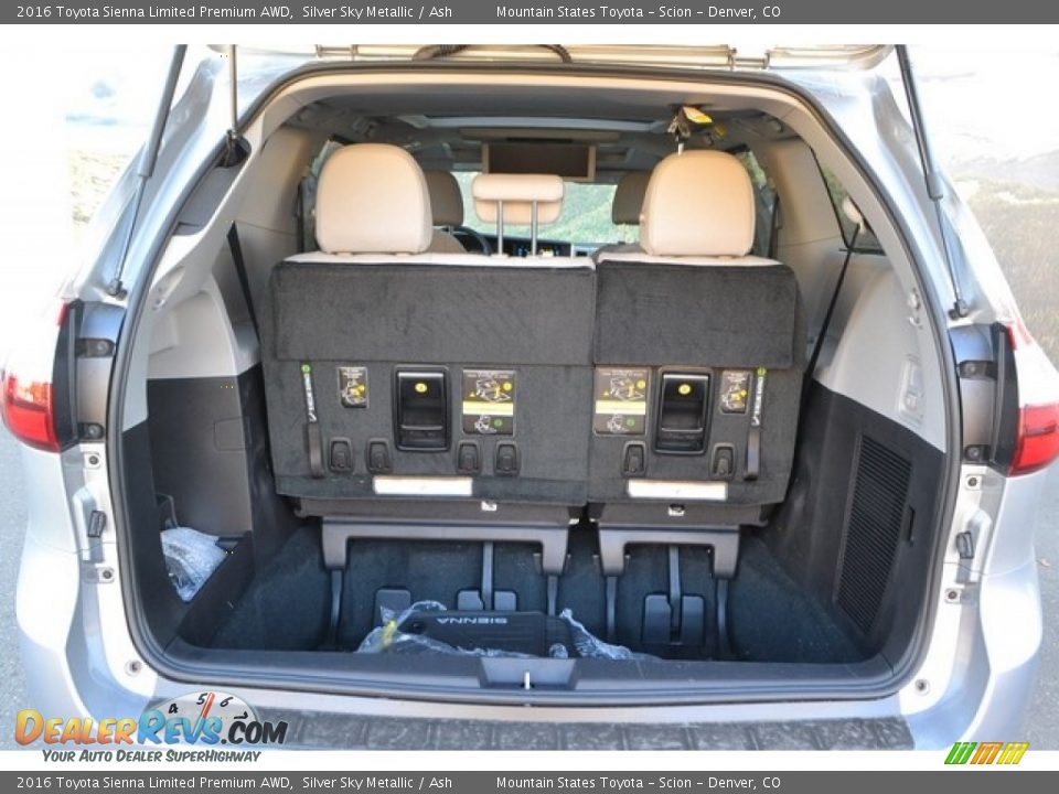2016 Toyota Sienna Limited Premium AWD Silver Sky Metallic / Ash Photo #10