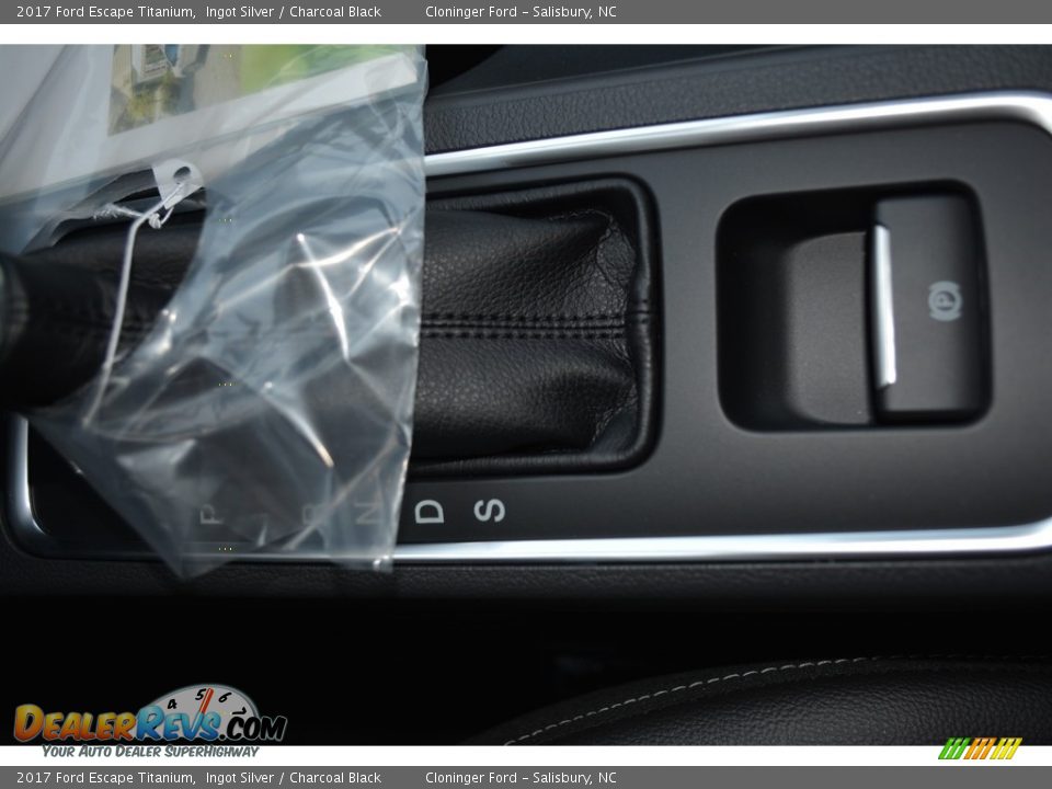 2017 Ford Escape Titanium Ingot Silver / Charcoal Black Photo #18